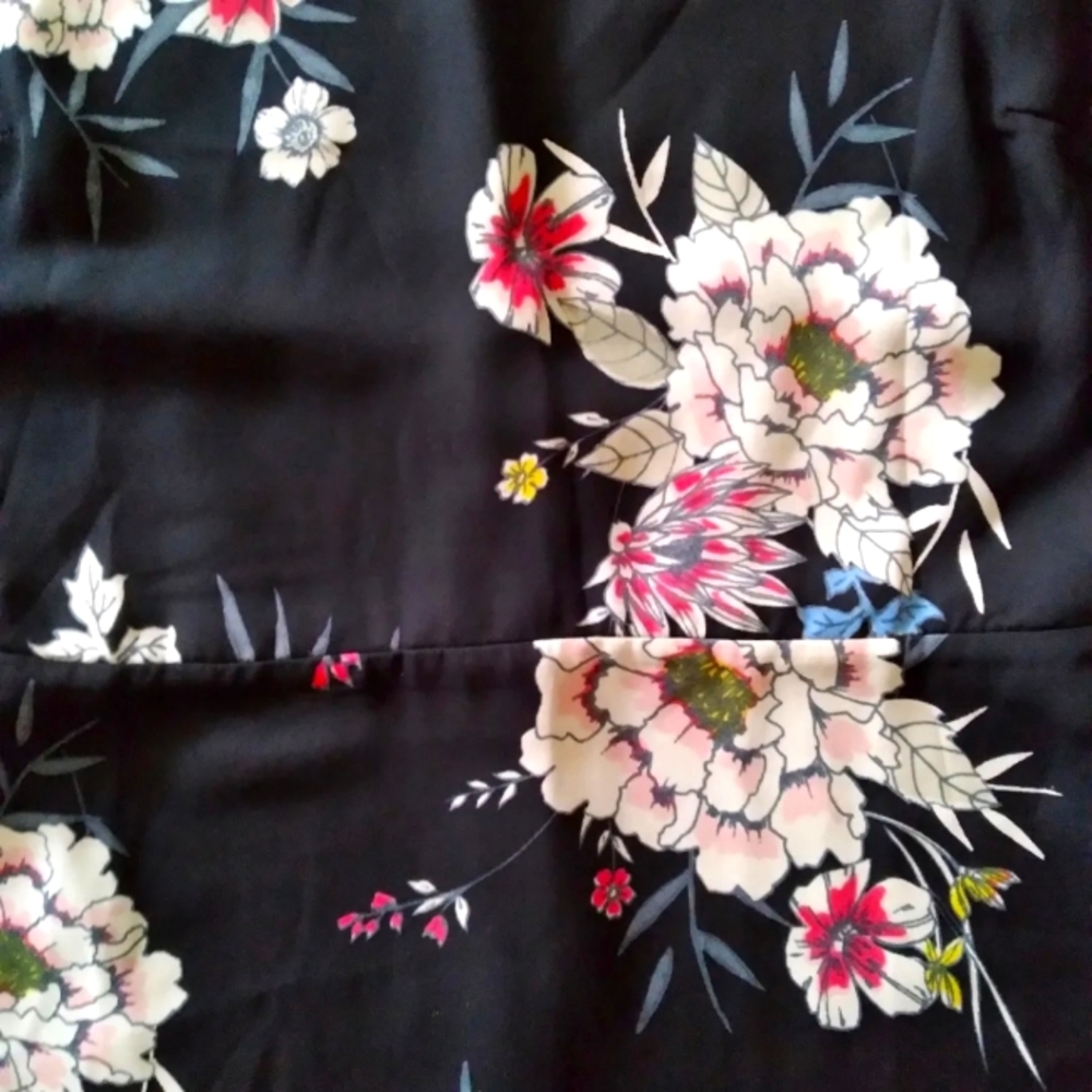 Leith Short Sleeve Floral mini dress, size Medium - Picture 2 of 8
